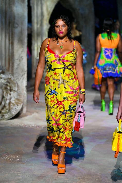 versace plus size runway models